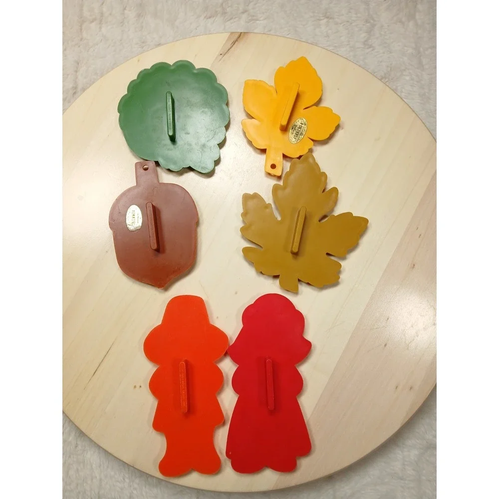 Vintage Hallmark Thanksgiving Fall Hard Plastic 1975 Cookie Cutters